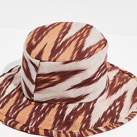 Free People Las Palmas  IVORY Combo Bucket Hat - Picture 1 of 3